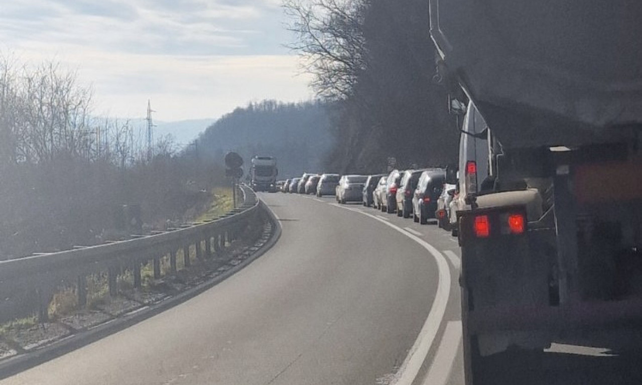 GUŽVE VEĆ POČELE?! Na ovom GRANIČNOM PRELAZU HAOS, a sutra se očekuje još gore! Evo šta je MUP saopštio