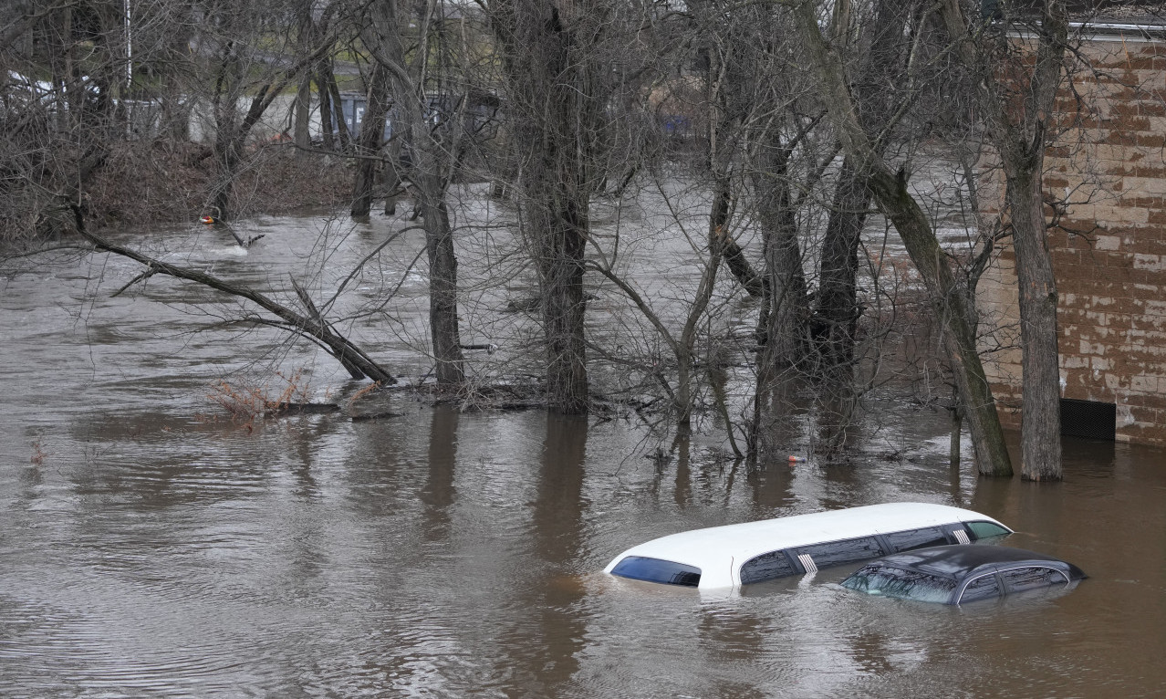 HAOS u SAD: Mećave, POPLAVE i tornada! POGINULO najmanje 5 ljudi