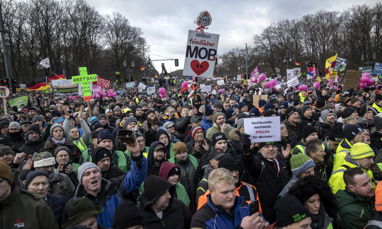 DEMONSTRACIJE U NEMAČKOJ na vrhuncu: Juče na ULICAMA 300.000 LJUDI, danas se OČEKUJE SLIČNO