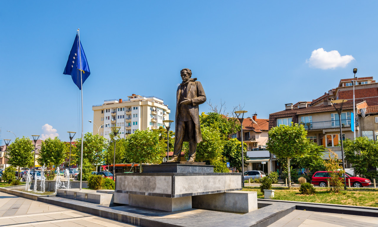 TZV. KOSOVSKA POLICIJA upala u SRPSKU AMBULANTU u Prištini: OPKOLJENI svi izlazi