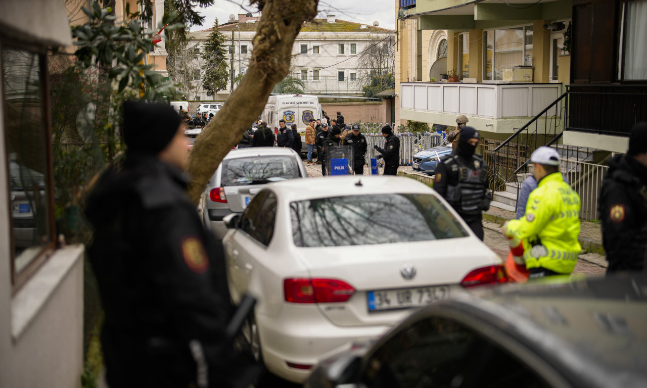 UZNEMIRUJUĆI VIDEO krvavog NAPADA u crkvi u Istanbulu! Maskirani napadači upali u toku molitve (VIDEO I FOTO)