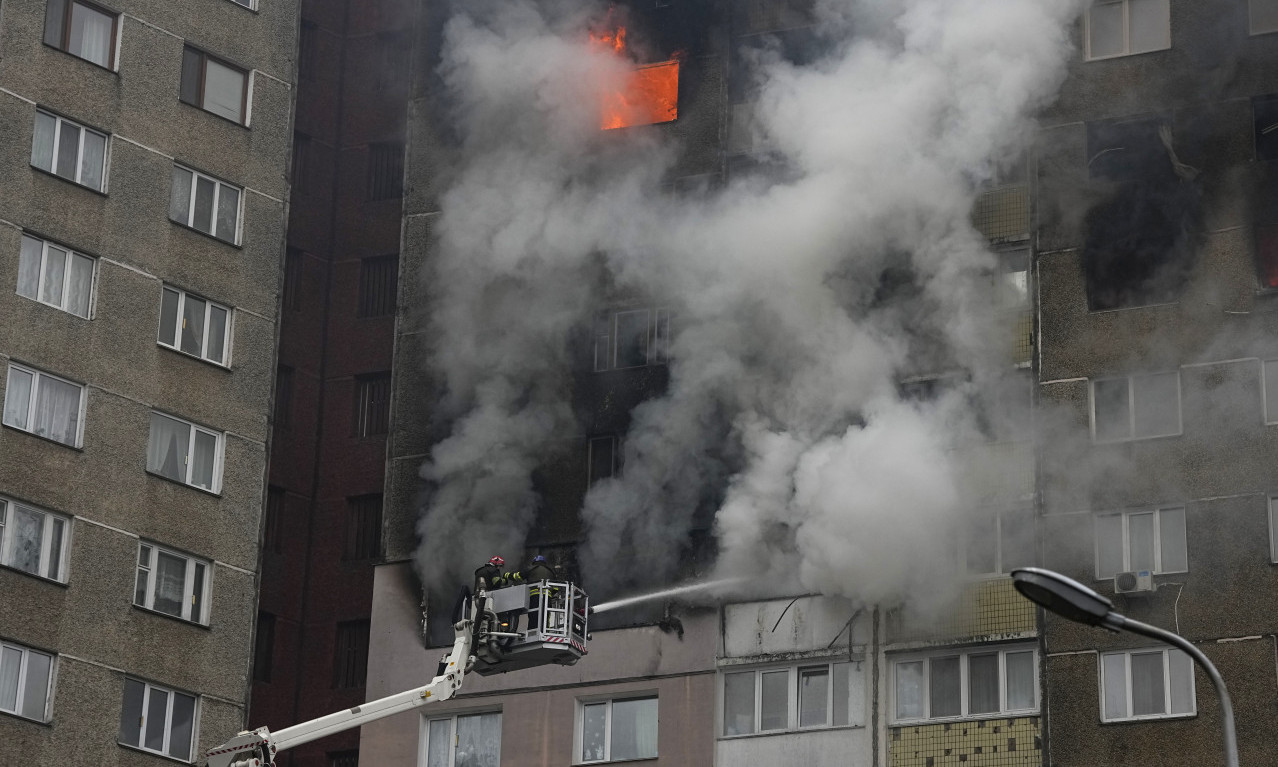 EKSPLOZIJE ODJEKUJU KIJEVOM! U TOKU novi talas RUSKIH NAPADA  (VIDEO)