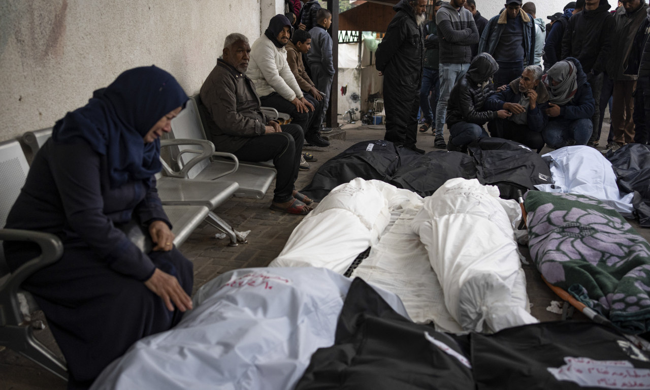 Pogledajte TUŽNE FOTOGRAFIJE IZ RAFE! U izraelskom napadu UBIJENA najmanje 44 Palestinca, među njima i DECA (FOTO)