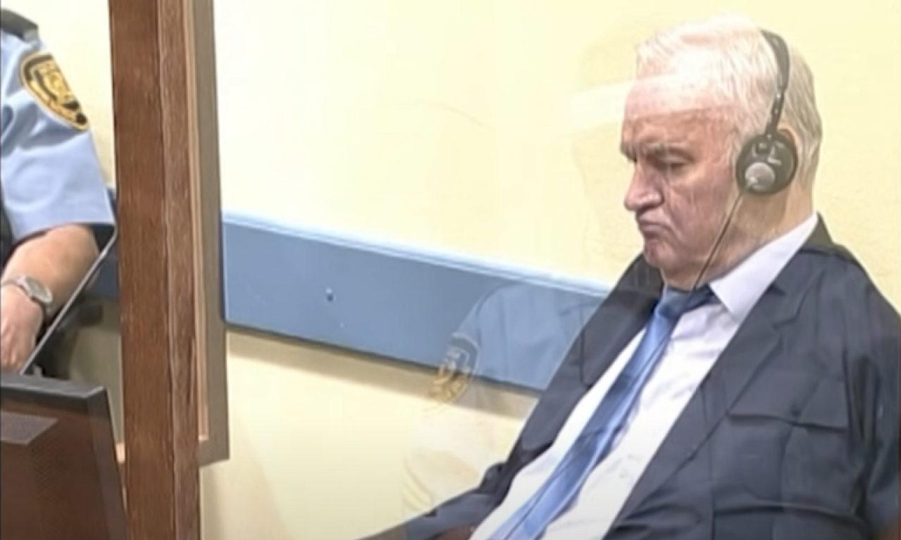 MLADIĆEV SIN O GENERALOVOM ZDRAVSTENOM STANJU: Zatvorske vlasti ne žele da Ratka pregledaju srpski lekari!