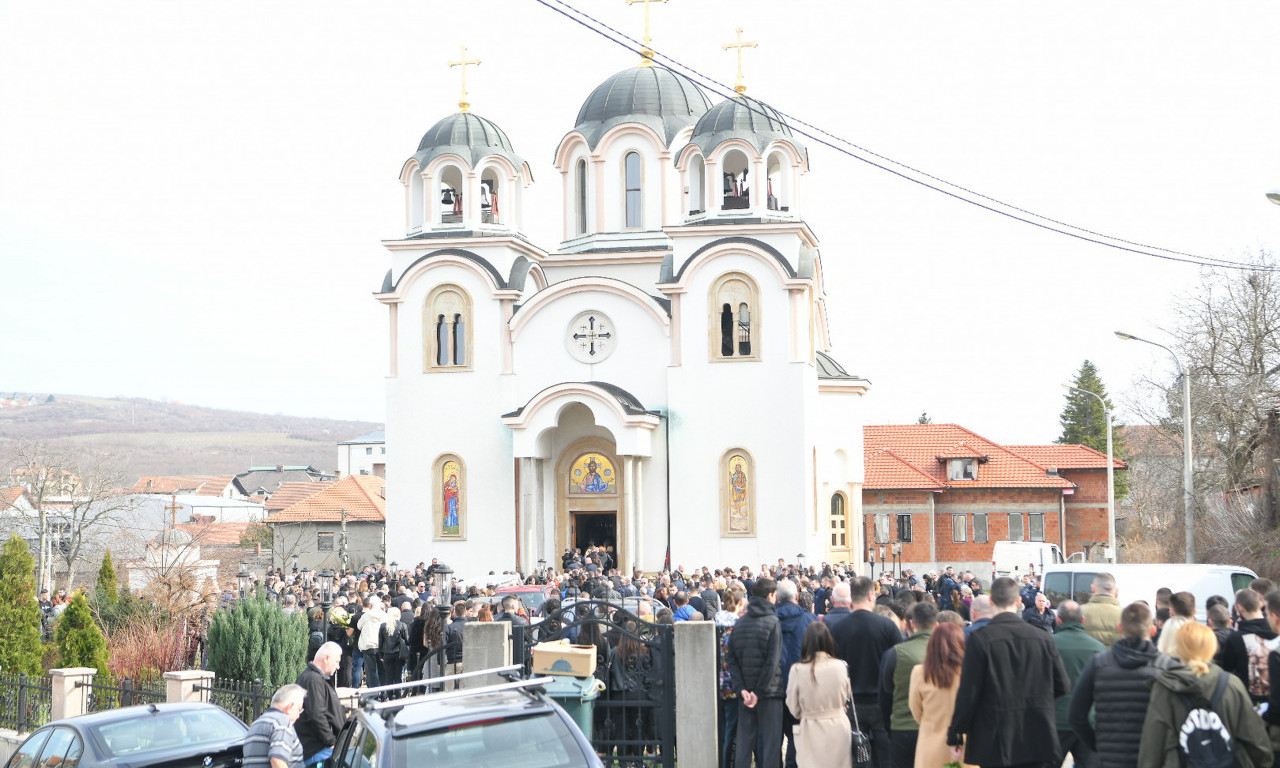 STEFAN JE BIO NEUSTRAŠIV, ALI DOBRA DUŠA! Potresne reči SVEŠTENIKA na sahrani MMA borca!