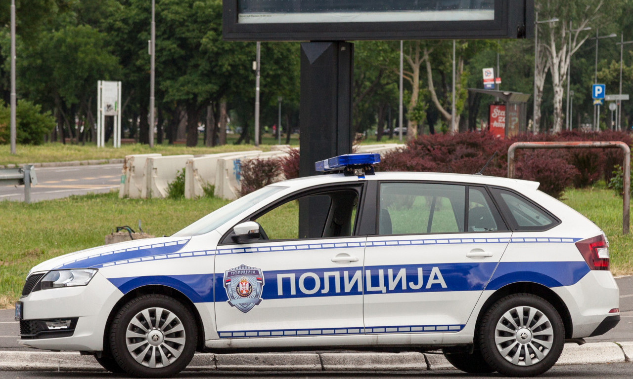 Naoružan UPAO u apoteku u Zemunu, a posle REČI apotekarke se predomislio! UHAPŠEN muškarac posle pokušaja KRAĐE