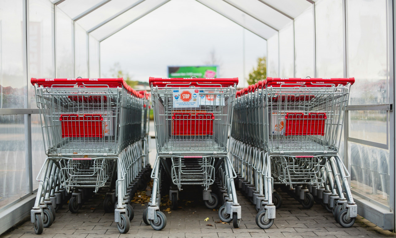 Nemate NOVČIĆ za KOLICA u SUPERMARKETU? Ništa strašno! Probajte ovaj TRIK i oduševićete se (VIDEO)