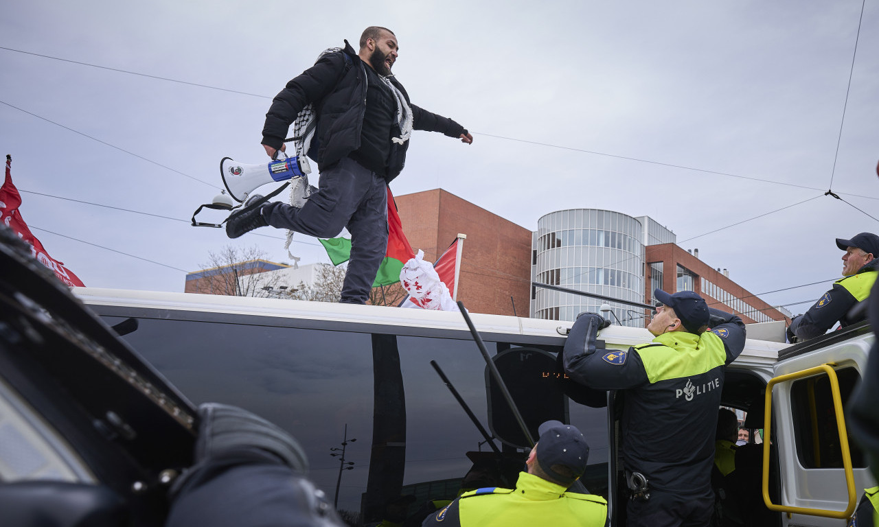 NEREDI AMSTERDAM POLICIJA IZRAEL