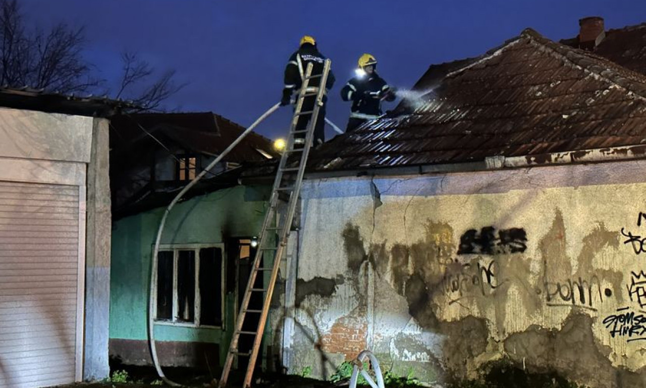 Gori kuća u Čačku! Vatrena STIHIJA ZAHVATILA čitav objekat