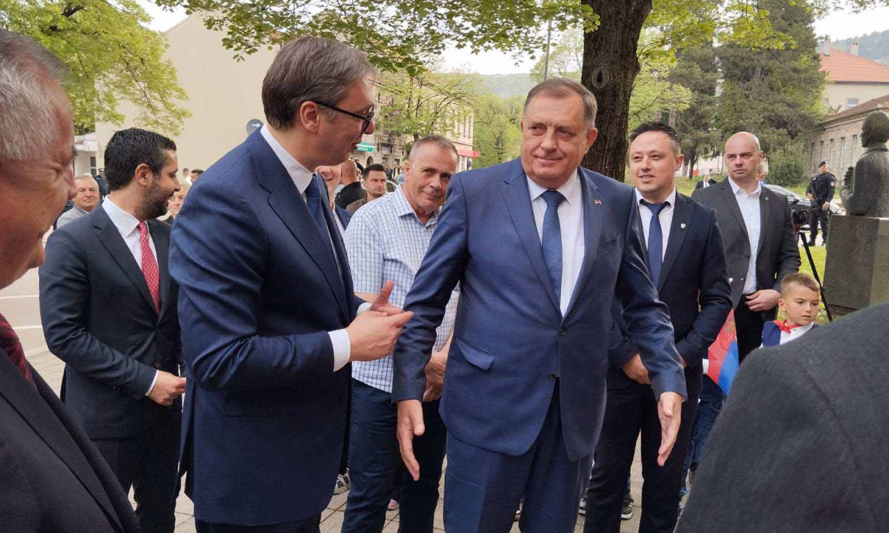 Vučić u Bileći poslao SNAŽNU PORUKU! "SRBIJA će pomoći, srpski narod podjednako VAŽAN, ma gde živeo" (FOTO)