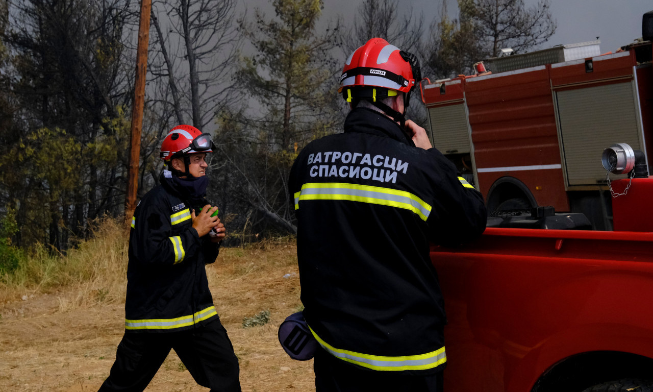 Drama kod Ade Ciganlije! Izbio POŽAR usred noći, VATRA progutala JEDAN SPLAV