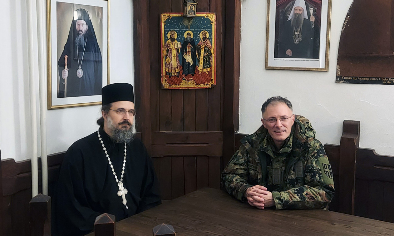 Načelnik Generalštaba jutros u manastiru Studenica na VASKRŠNJOJ LITURGIJI