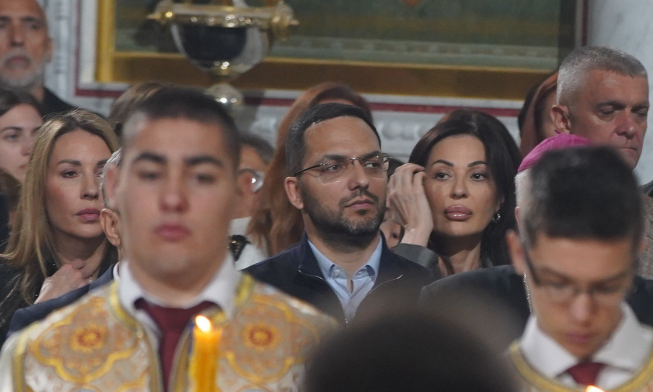 Poznati na liturgiji u hramu Svetog Save: Ceca se pričestila sa porodicom (FOTO)