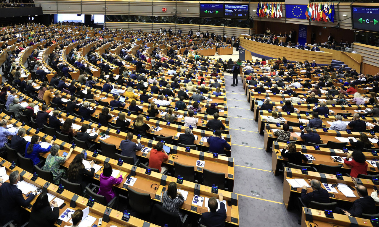 Pristižu rezultati današnjeg glasanja za EP:  U Francuskoj Le Pen potukla Makrona, jača desnica u Nemačkoj
