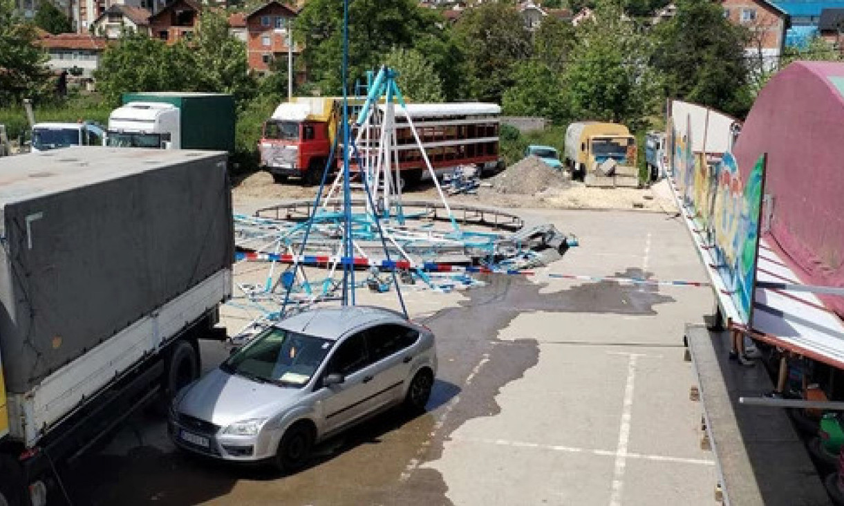 Oglasio se BRAT DEVOJČICE povređene u raspadu RINGIŠPILA! Pre tri godine su ostali BEZ OCA, a sada se ona bori za život