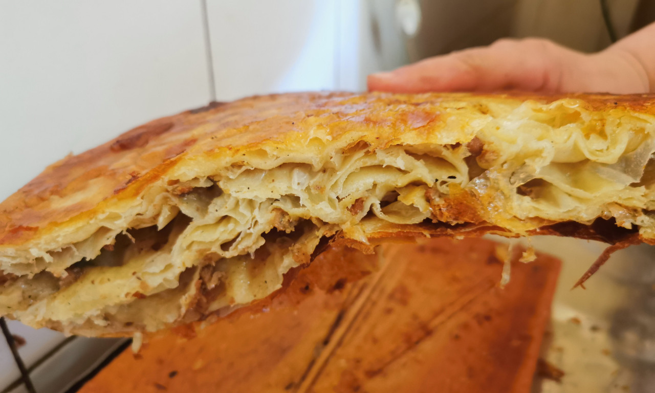 Srbima uskoro neće imati ko da MESI BUREK! Pekar iz Čačka u smeni napravi 100 TEPSIJA, a MLADI čim upralju ruke BEŽE