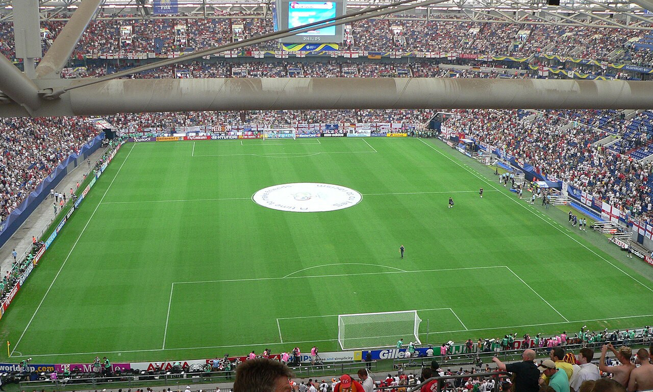 SRBIJA I ENGLESKA igraju na stadionu na koji neprestano pristižu HEKTOLITRI PIVA! Evo kako sve to izgleda!