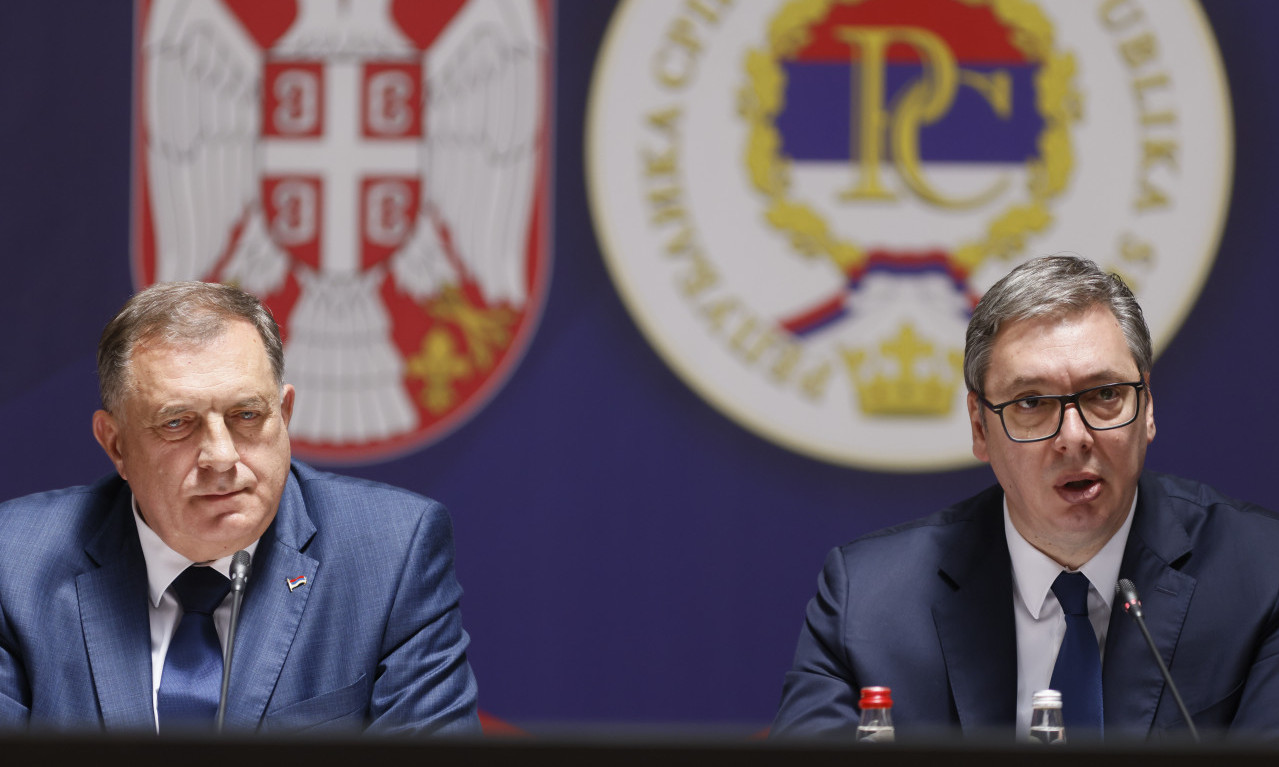 "NEKA ŽIVE VEČNO SRBIJA I SRPSKA!" Ovim rečima je predsednik Vučić čestitao Dan Republike Srpske Miloradu Dodiku