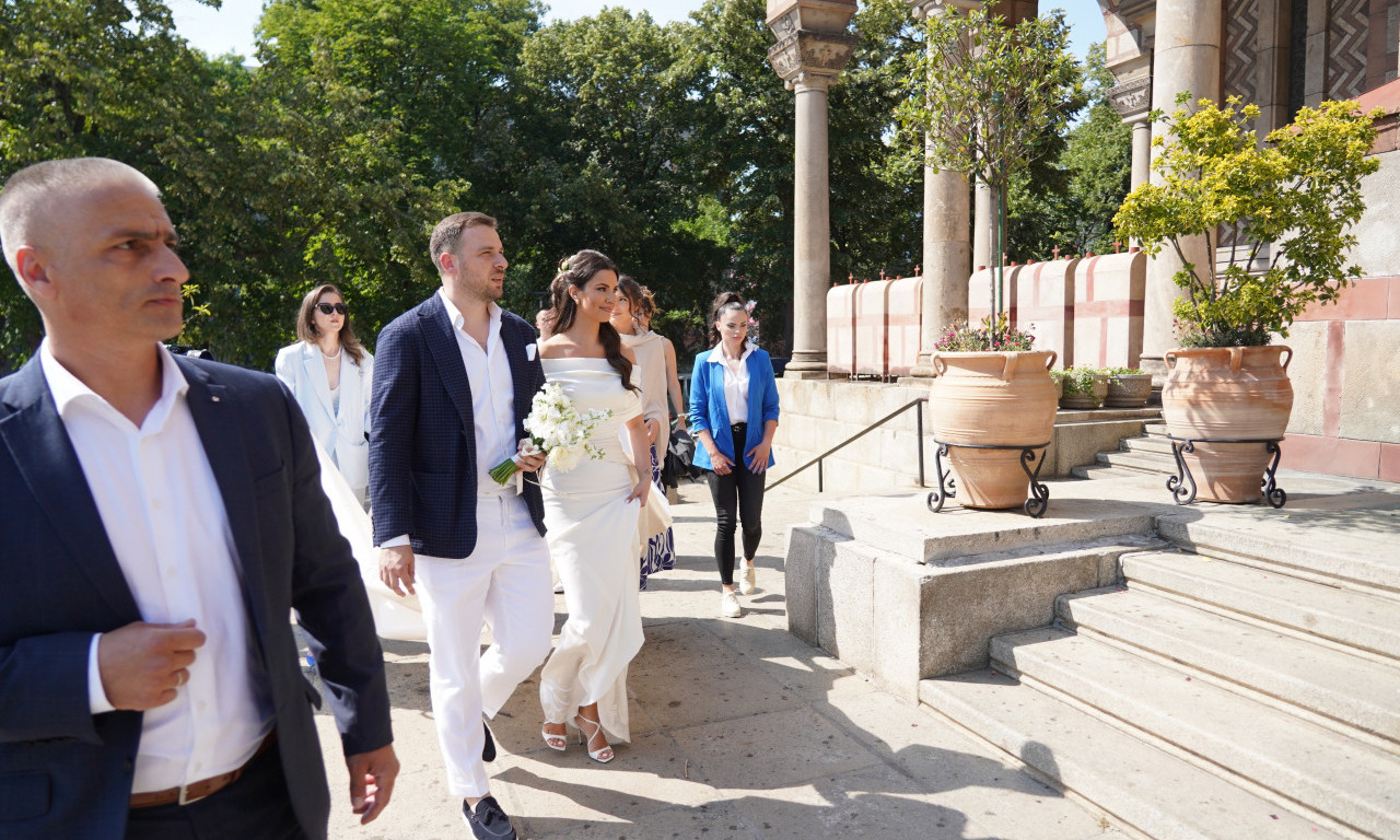 Pogledajte fotografije sa venčanja VODITELJKE Dragane Kosjerine u centru Beograda
