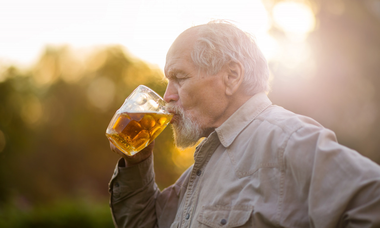 KAKVO OTKRIĆE! Na hemijskom fakultetu u Beogradu predstavljeno pivo sa efektom protiv starenja!