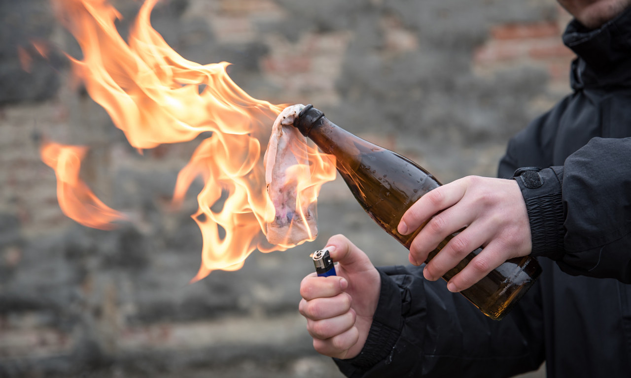 UDARNA VEST: Pronađeno oružje i Molotovljevi kokteli u ukradenim kolima kod RTS!