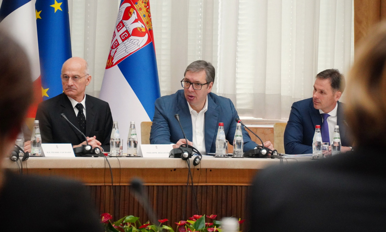 PREDSEDNIK VUČIĆ i ministar Mali sa POSLOVNOM DELEGACIJOM MEDEF: Sastanak se održava u Palati Srbija