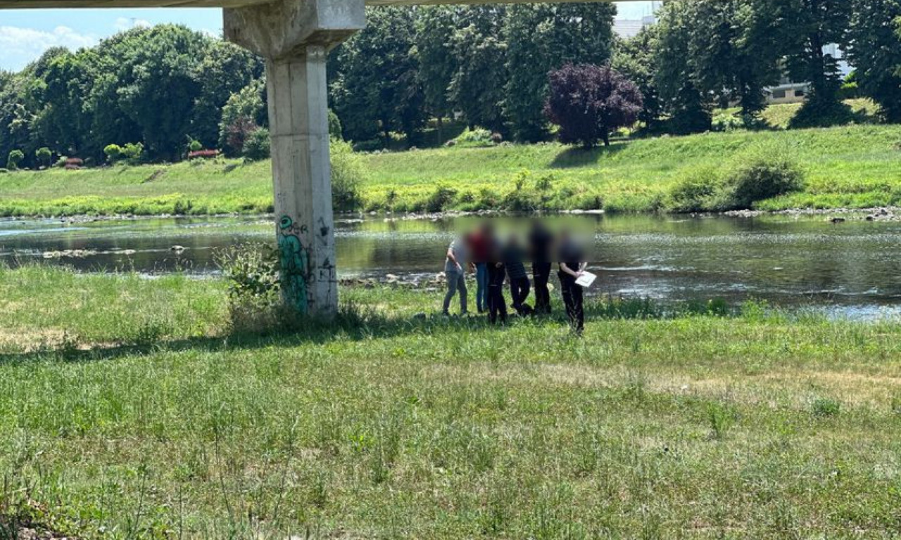 NEPOMIČNO TELO ZATEKLI PROLAZNICI: Evo kakvo je stanje devojke (20) KOJA JE PRONAĐENA BEZ SVESTI ISPOD MOSTA!