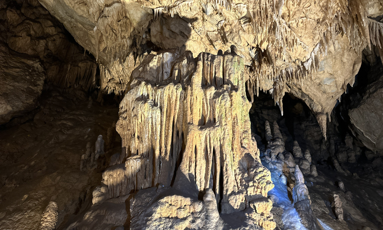 Šan i Čan iz Kine prešli na hiljade kilometara da vide Potpećku pećinu kod Užica: Evo kako su je doživeli...