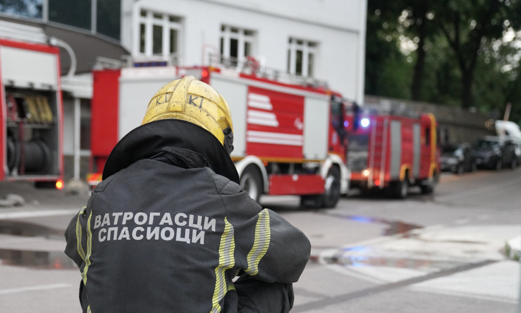 DRAMA NA KARABURMI! Hitno evakuisana CELA ZGRADA, naselje odzvanjalo rotacijama...