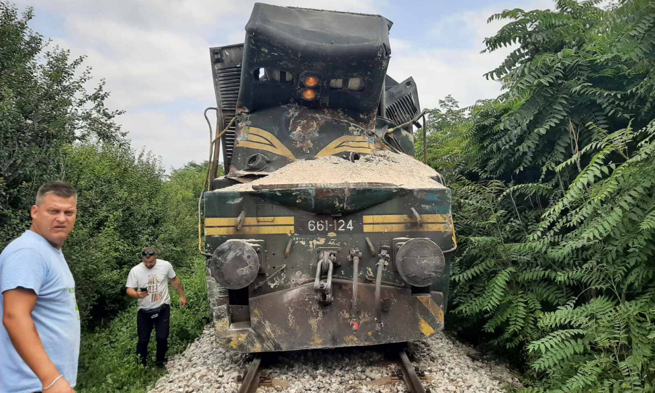 STRAVIČNA NESREĆA kod Šapca: Sudarili se voz i kamion, pogledajte jeziv prizor (FOTO)