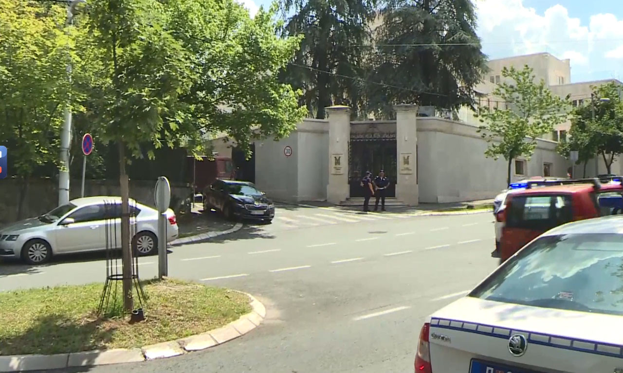 Opsadno stanje kod ambasade posle terorističkog napada u Beogradu: Evo kako se ponašao NAPADAČ...