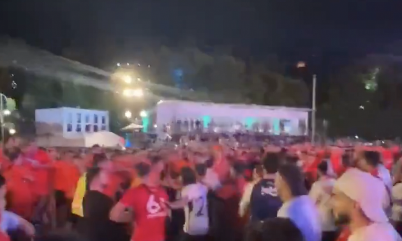 Pogledajte TOTALNI HAOS posle meča na EP! Turci na ulicama pokazali KOLIKO SU BESNI, napadnuta i POLICIJA (VIDEO)
