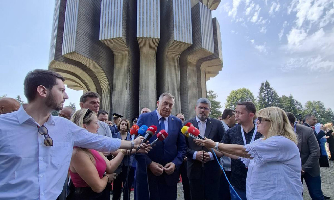 Služen pomen i položeni venci za ŽRTVE BITKE NA KOZARI: "Želimo mir dok god sunce sija!" (FOTO)