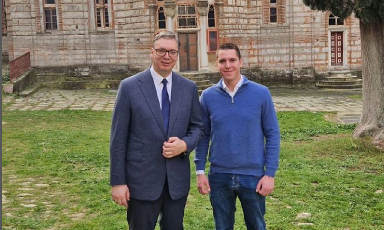 VUČIĆ objavio FOTOGRAFIJU sa svojim sinom: BORIĆEMO SE i izboriti za normalnu SRBIJU (FOTO)