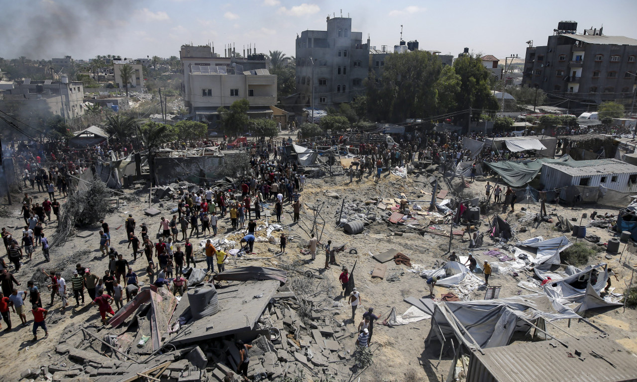 BRUTALNI NAPADI NA IZBEGLIČKE KAMPOVE U GAZI! Poginulo najmanje 40 Palestinaca, oko 100 ranjenih, ŽRTVE I DECA