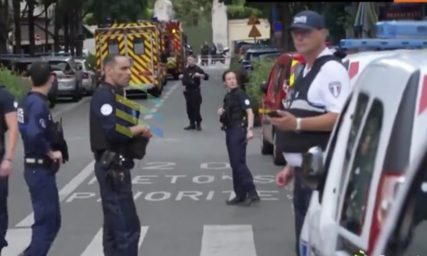 STRAŠNA NESREĆA POTRESLA PARIZ: Automobilom uleteo u TERASU KAFIĆA, ima poginulih! Očevici u stanju ŠOKA (VIDEO)