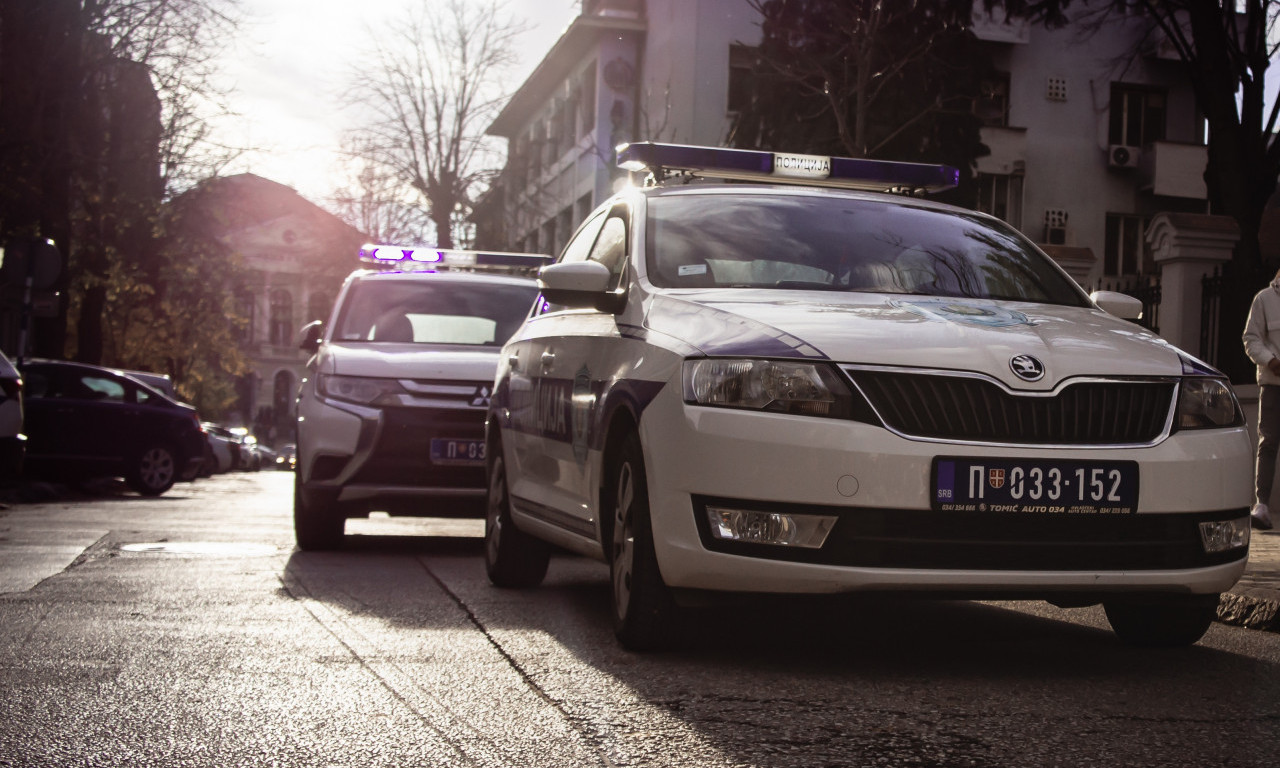 TINEJDŽER NOŽEM PRETIO SMRĆU NA ULICI Drama u Bačkoj Palanci, hitno reagovala policija