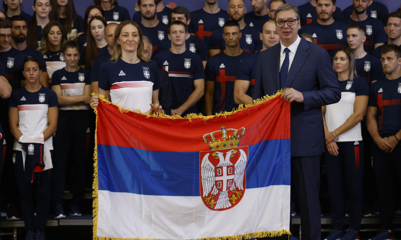 Predsednik VUČIĆ primio OLIMPIJSKI TIM SRBIJE i uručio DRŽAVNU ZASTAVU! Za osvojeno ZLATO 200.000 evra (VIDEO)