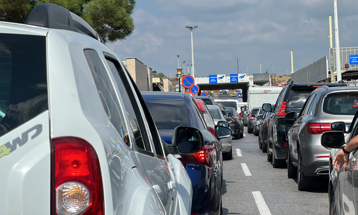 OPREZ! Postoji opasnost od ODRONA! Na ovom GRANIČNOM PRELAZU teretnjaci se zadržavaju i do 4 sata