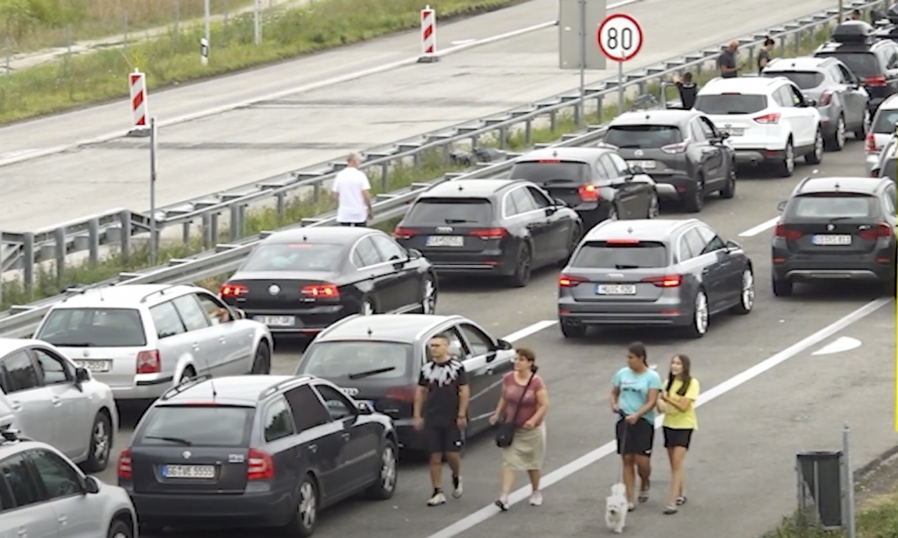 Vozači, trebaće vam strpljenja! Evo koliko se čeka na GRANIČNIM PRELAZIMA