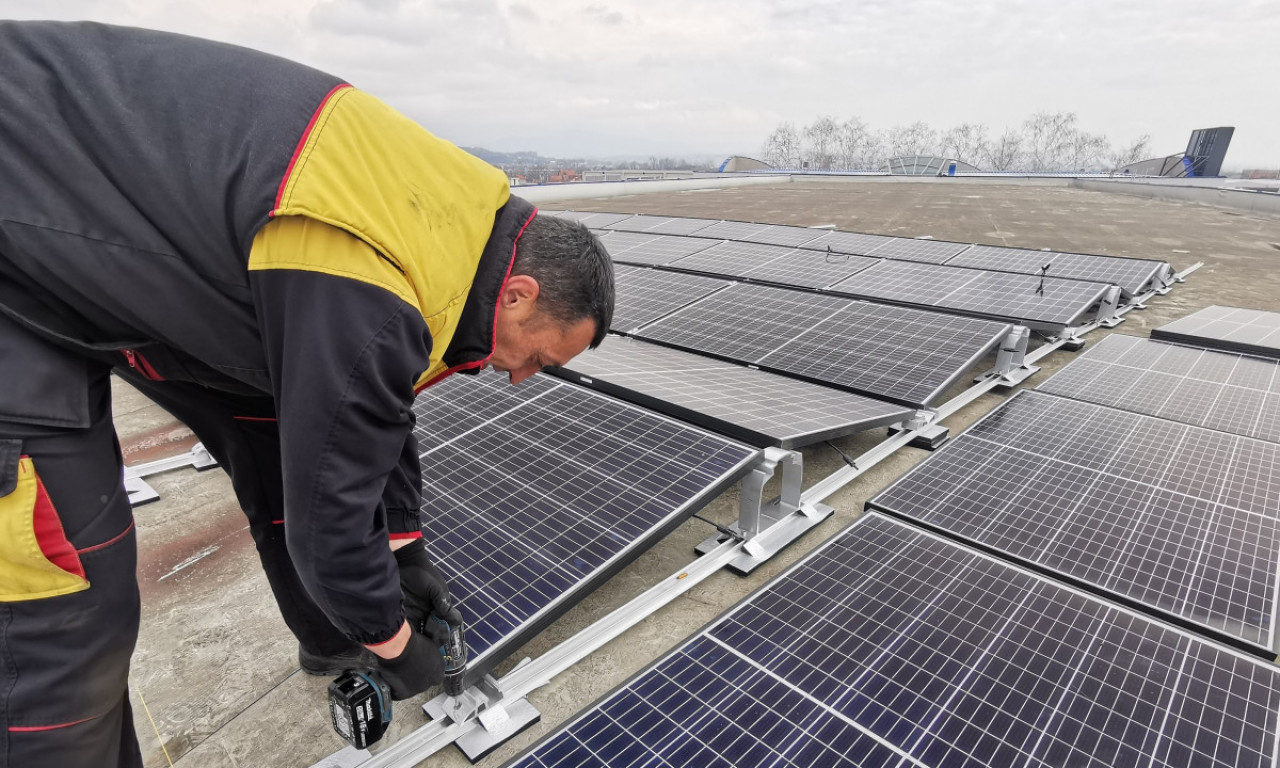 Oni razmišljaju o okolini: Šest OSNOVNIH ŠKOLA na teritoriji Kragujevca dobija solarne panele