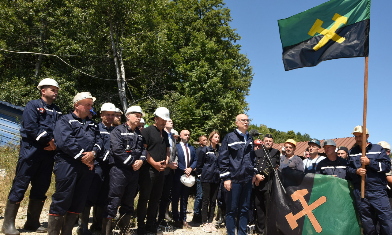 Vučević obišao rudnik Jasenovac i ZAHVALIO SE RUDARIMA: "ŽAGUBICA će nastaviti da radi" (FOTO)