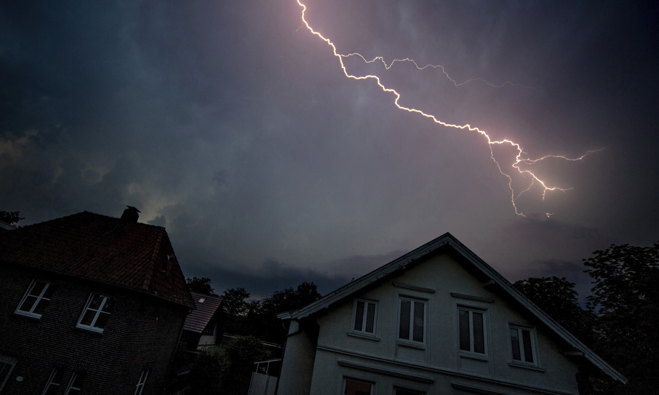 NEBO iznad ROVINJA izgleda kao da će se srušiti! Evo kakvo NEVREME očekuje JADRAN i kuda ide dalje...