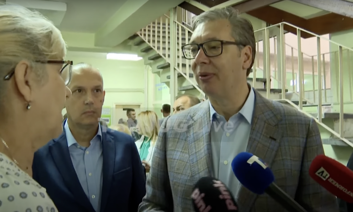 Predsednik Vučić sa ministrom Lončarom obilazi Dom zdravlja u Loznici