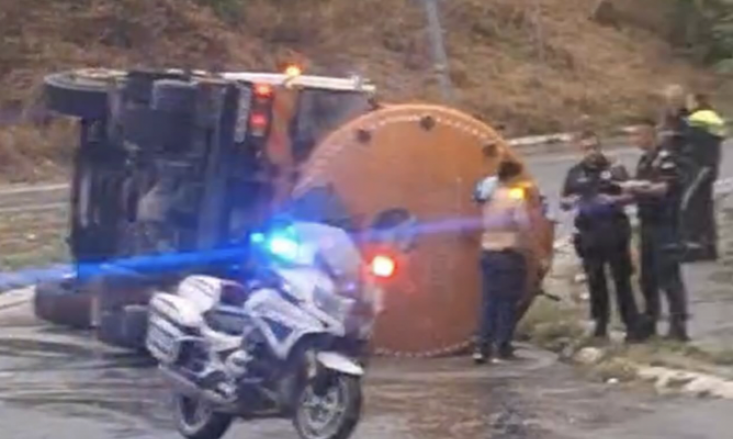 PREVRNULA SE CISTERNA NA VOŽDOVCU! Policija na licu mesta, ima POVREĐENIH (VIDEO)