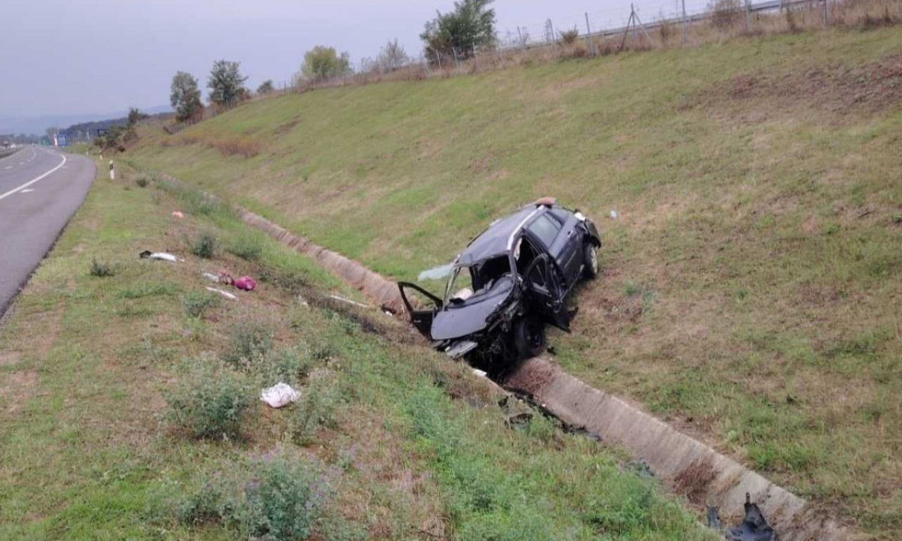 STRAVIČNA SAOBRAĆAJNA NESREĆA na auto-putu MILOŠ VELIKI: Muškarac poginuo, žena i dete teško povređeni (FOTO)