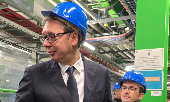 VUČIĆ obišao Veliki hadronski sudarač koji razvija CERN: Ponosan sam na Srbiju i zadivljen onime što sam video