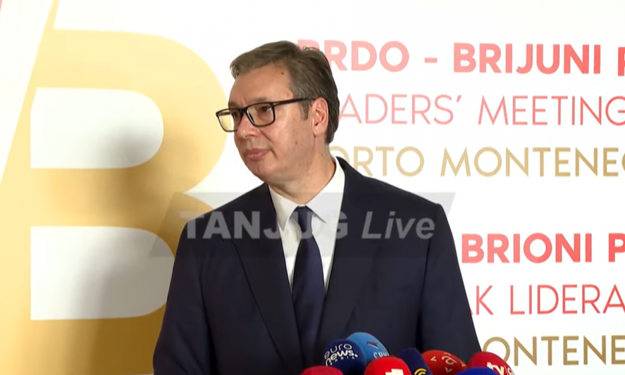 Predsednik Vučić iz Tivta: Ostaviću Mila Đukanovića u PROŠLOSTI, njemu je Srbija glavna tema!