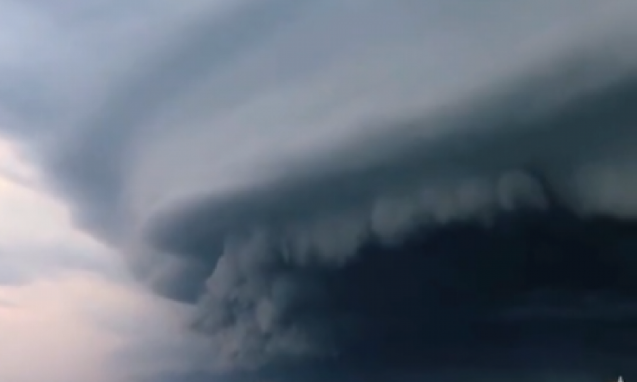 ŠTA JE OVO SA NEBOM IZNAD VOJVODINE? Građani snimili najrazličitije prizore (FOTO+VIDEO)