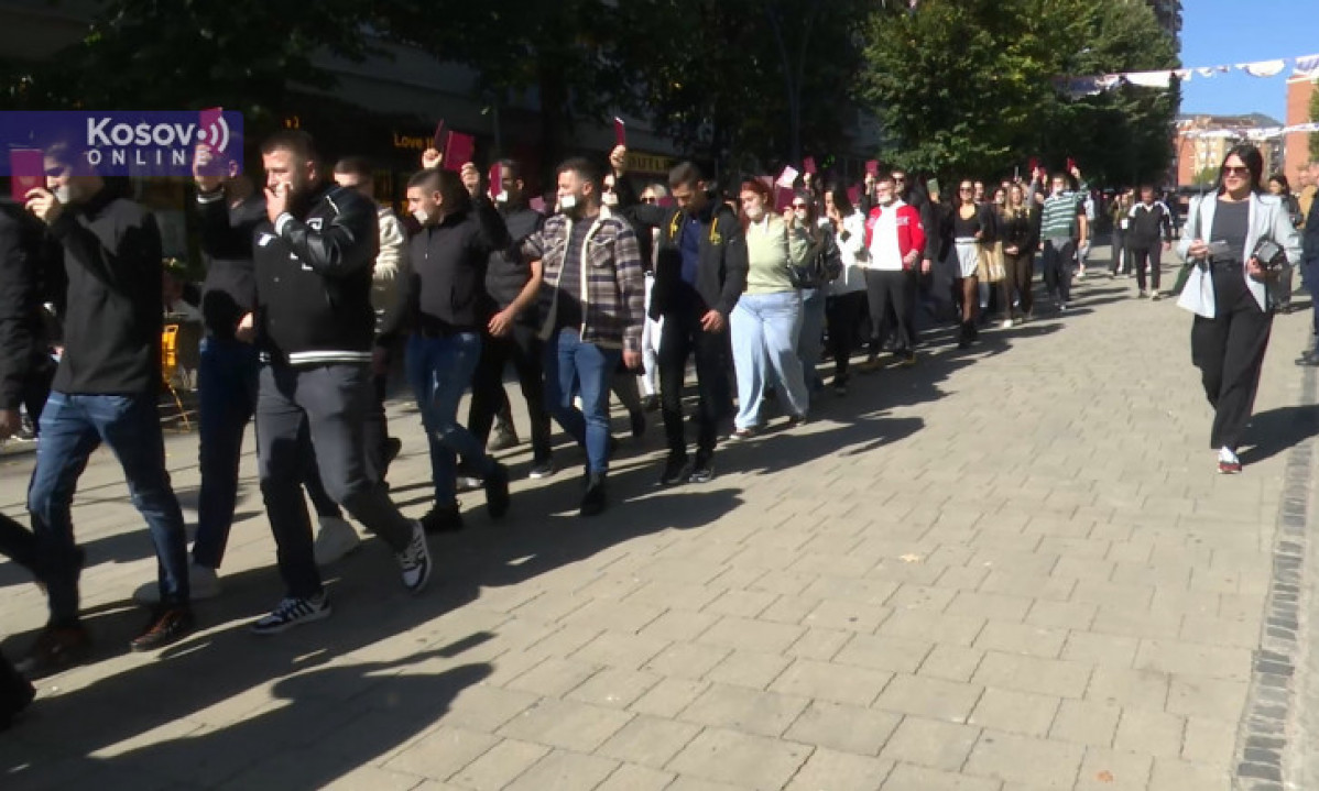 Srpski studenti protestovali u Severnoj Mitrovici: Nosili traku preko USTA, imaju poruku za međunarodnu zajednicu